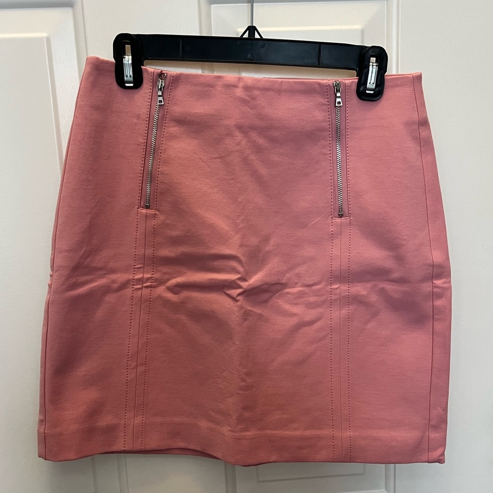 NWT- Loft Pencil Skirt with Zipper Details- Pink- Size 4